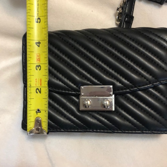 Express Shoulder Bag - Picture 7 of 8